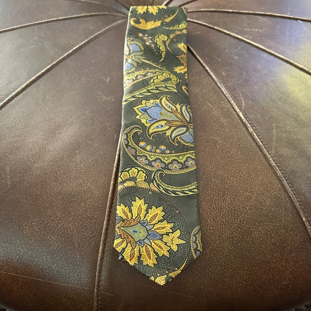 Estate Olive Green and Yellow Paisley Tie